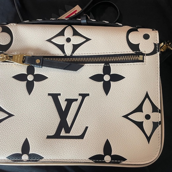 LOUIS VUITTON Pochette Métis Monogram Empreinte Giant Crafty - Limited Edition | - Picture 6 of 11